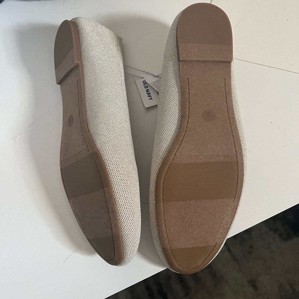 NWT! Old Navy Women's Textured Ballet Flats. Gray/Silver. Size 10 - Picture 5 of 5